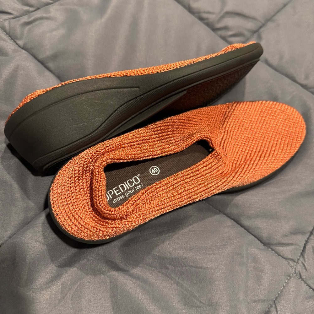 Arcopedico Women's Brick/Orange Slip-On Shoes. Size 40/9 - Picture 4 of 4